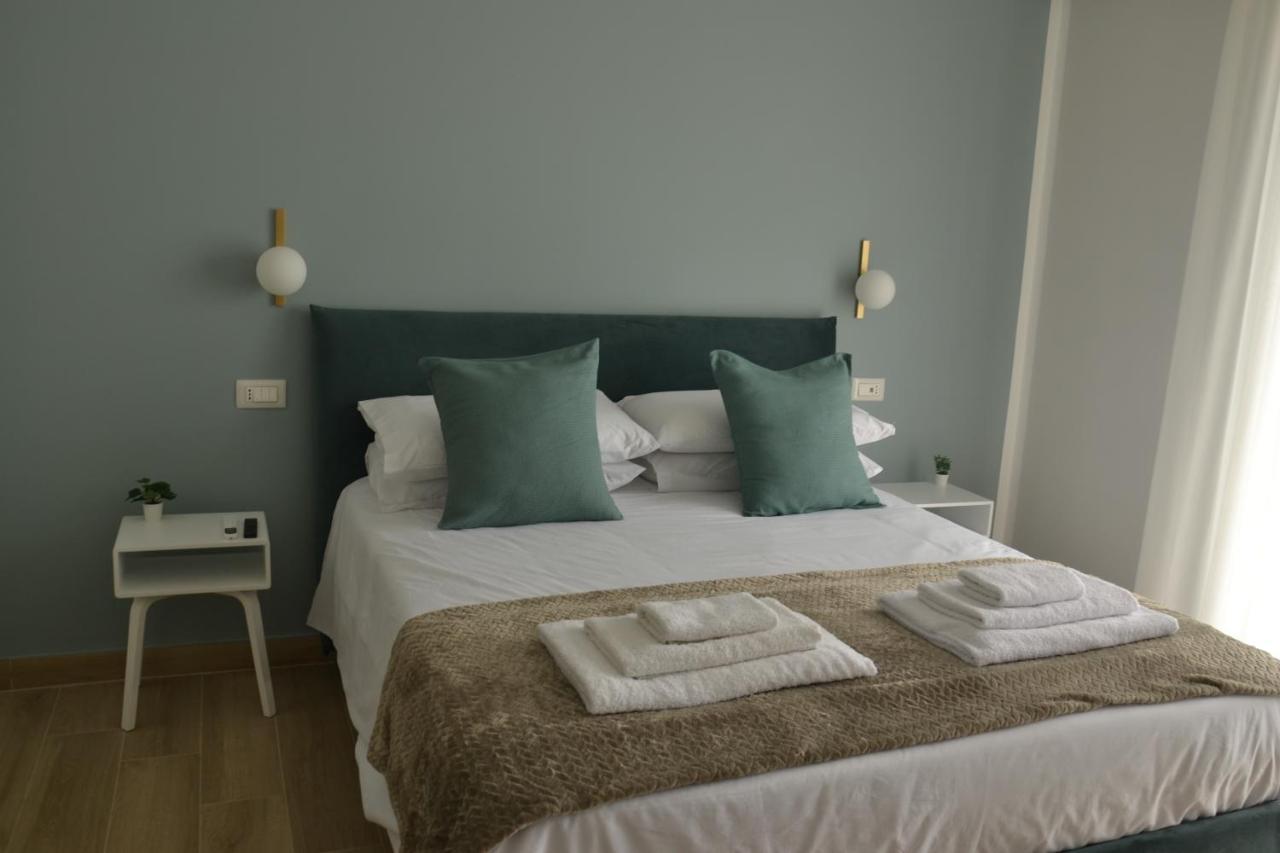 Luna Nuova Suites Naples Extérieur photo